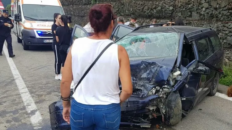 Accident teribil pe Valea Oltului: 8 răniţi, între care un copil de un an