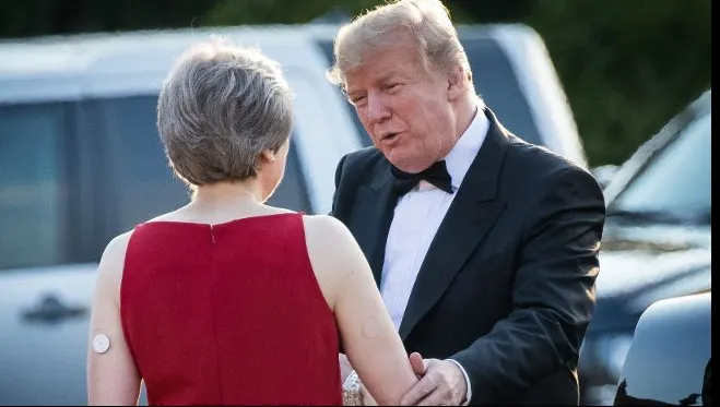 Trump acuză presa britanică de "fake news" și o laudă pe Theresa May