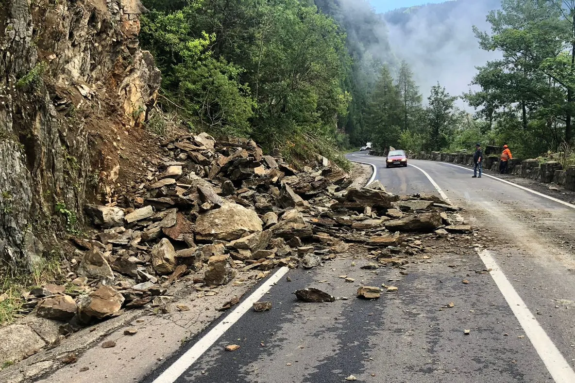 Probleme pe Transfăgărăşan, atenţie dacă plecaţi la drum (VIDEO)