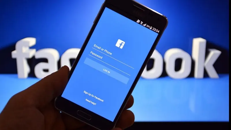 De ce se prăbușește Facebook pe bursă. Zuckerberg a pierdut 17 miliarde peste noapte