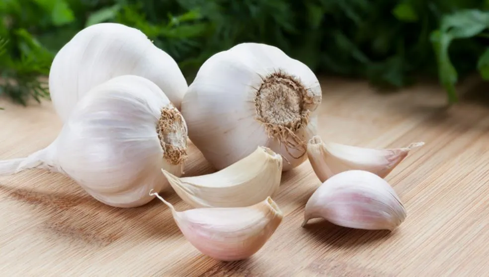 Nu mai consuma niciodată usturoi dacă ai una din aceste boli