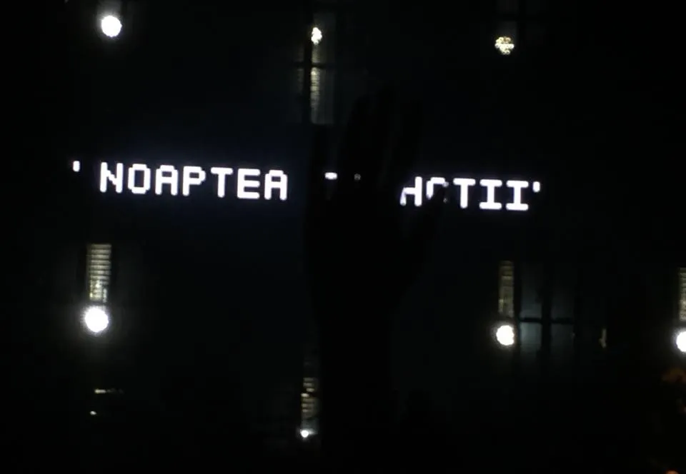 Mesaje devastatoare pentru Dragnea & Co, la concertul Massive Attack (VIDEO)