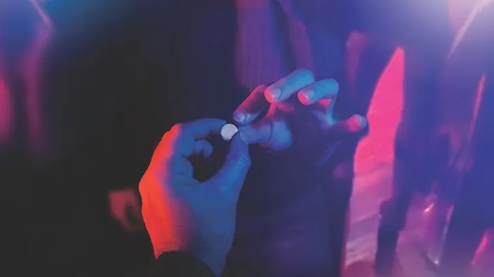 Specialiștii atrag atenția asupra consumului de alcool și droguri la festivalurile din România