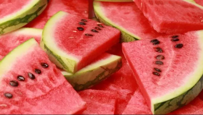 Consumi pepene cu pâine? Renunţă la acest obicei!
