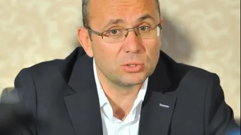 Gușă: Politicienii, deranjați când li se arată oglinda. Orban să afle de unde vine părerea negativă