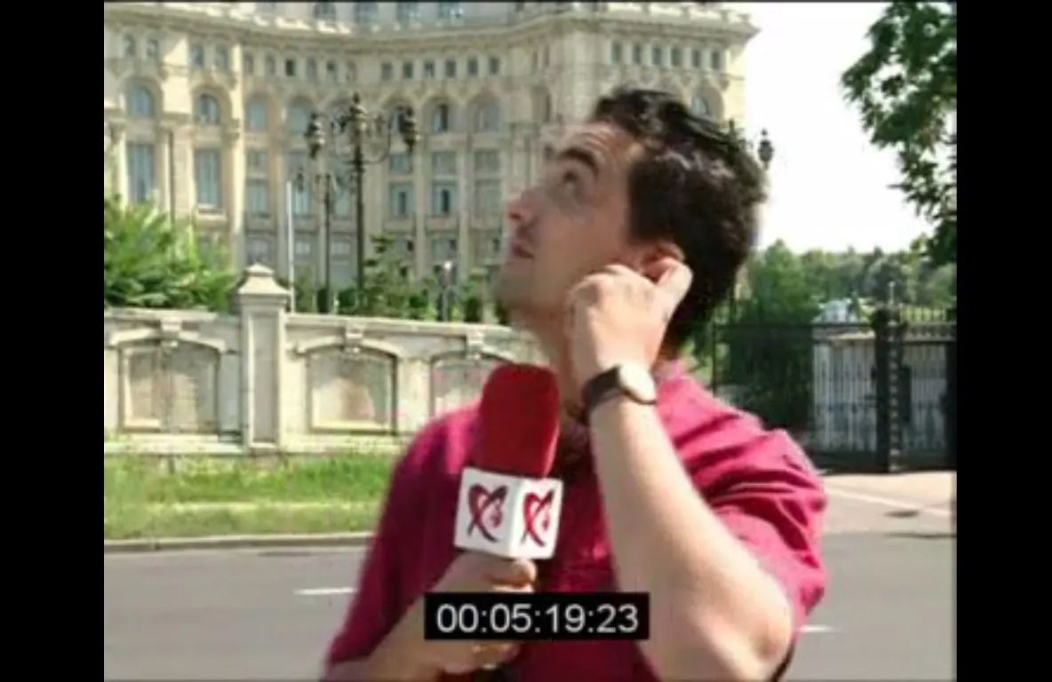 Avioane supersonice au survolat Bucureștiul. Reporterul Realitatea TV era în "LIVE"
