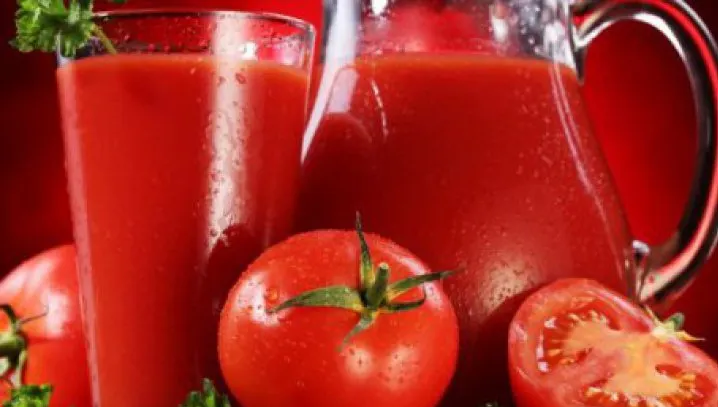 Suc de roşii, reţetă pentru iarnă: E delicios, uşor de făcut şi nu are conservanţi