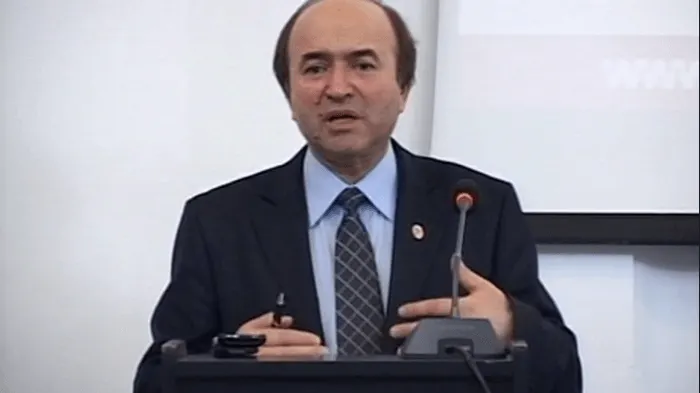 Tudorel Toader anunță marea revizuire a sentințelor, după intrarea în vigoare a Cpp