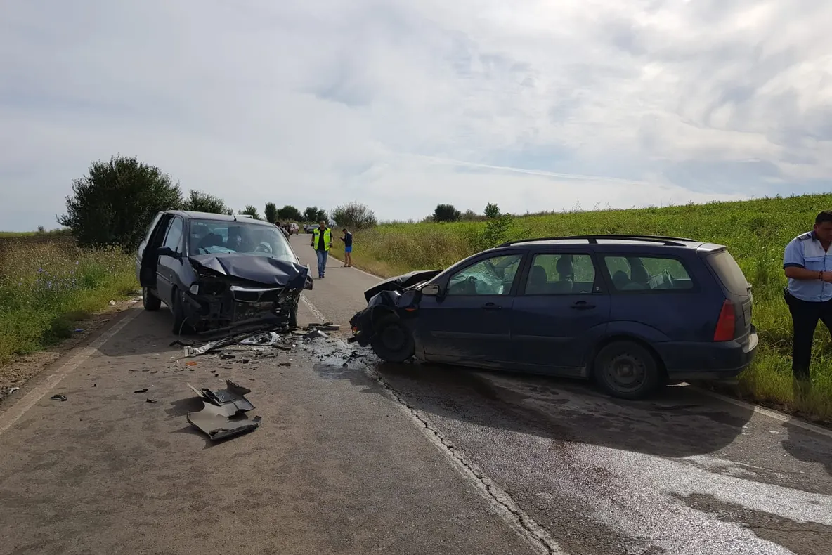 Accident grav în judeţul Giurgiu, cinci persoane au fost rănite