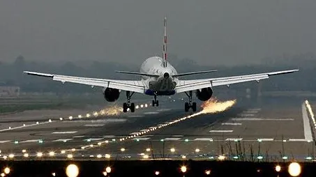 Patru avioane au aterizat de urgenţă în Peru şi Chile, în urma unei ameninţări cu bombă