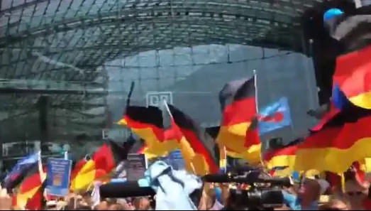 Protestele de la Berlin continuă. 365 de persoane arestate pe fondul noilor reglementări anticoronavirus
