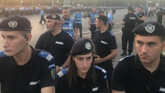 Bărbat cu comportament suspect, ridicat în Piața Victoriei. Motivul e fără precedent