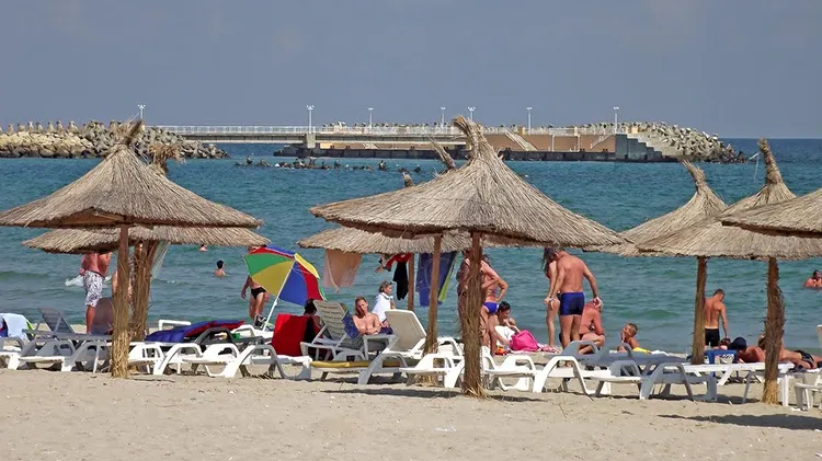 Şef de la Protecţia Consumatorului, bătut la un restaurant din Neptun