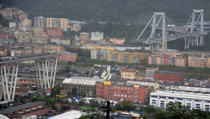 Răsturnare de situaţie. Primul dintre românii declaraţi morţi în tragedia de la Genova este viu 