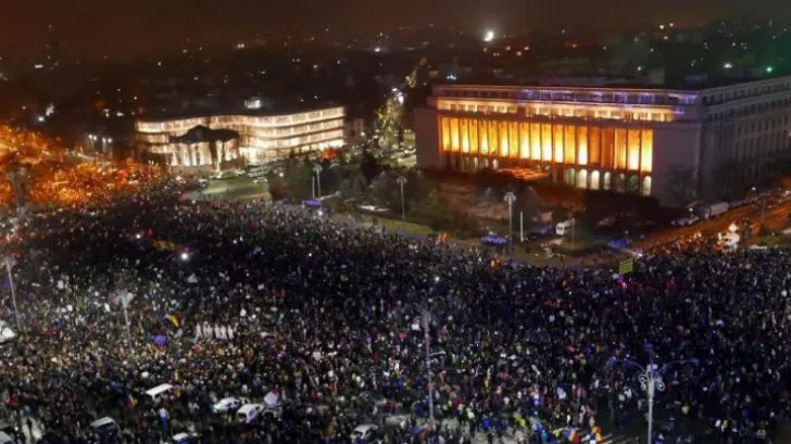 Proprietarul maşinii cu cocktailuri molotov din care se alimentau protestatari violenţi, identificat