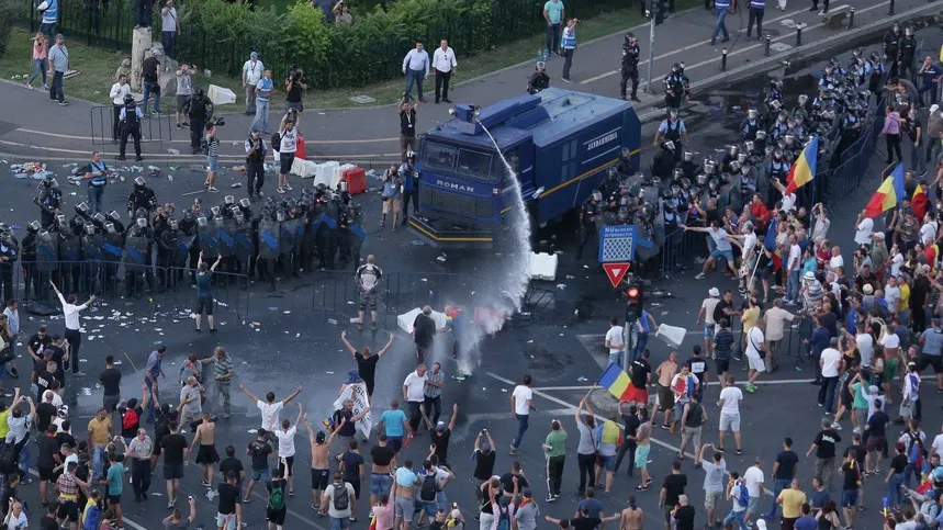 386 de plângeri penale împotriva jandarmilor violenți