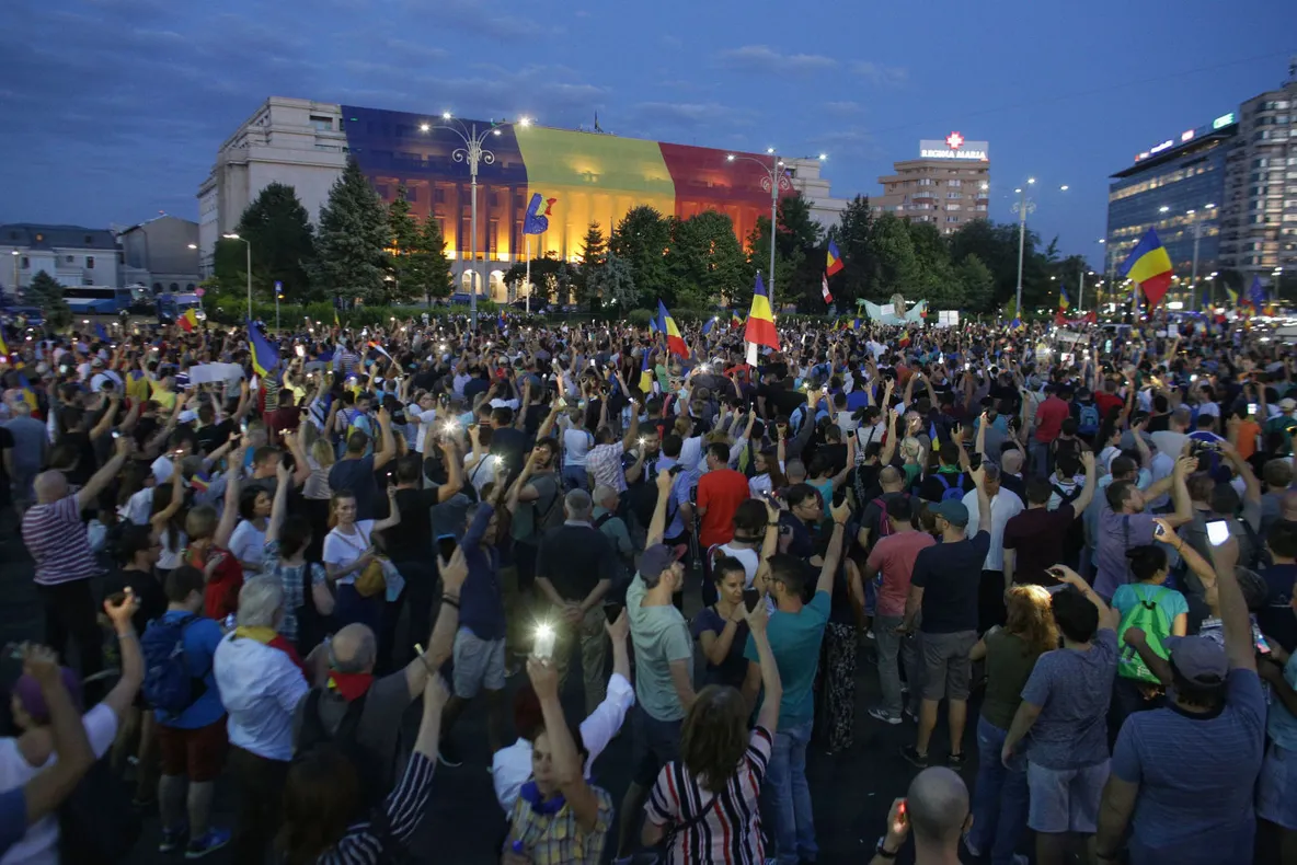 Washington Examiner: SUA ar trebui să-i sancționeze pe politicienii corupți din România