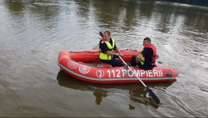Satu Mare: Un om al străzii a salvat o femeie de la înec