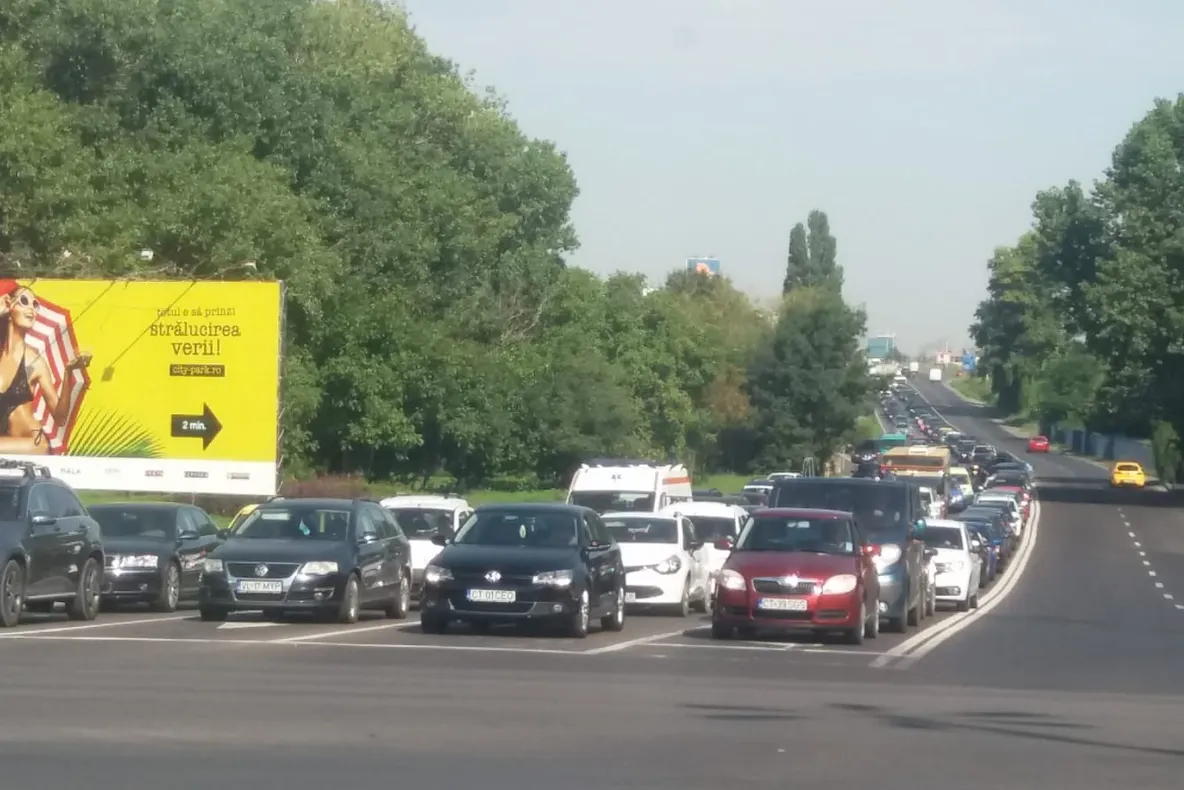 Trafic îngreunat pe Autostrada Soarelui. Pe litoral se circulă bară la bară 