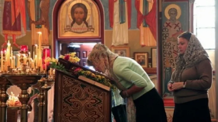 Ce boli poţi lua dacă pupi icoanele
