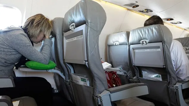 Avionul groazei: Membrilor echipajului şi pasagerilor li s-a făcut rău brusc. Ce se întâmplase