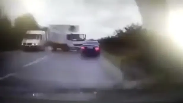 VIDEO: Momentul producerii accidentului în care a fost implicat preşedintele Republicii Moldova