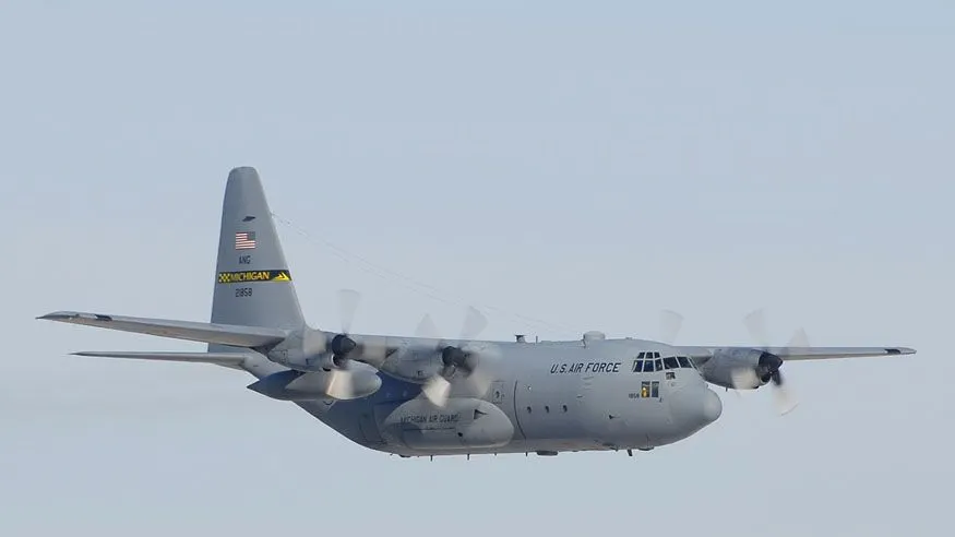 Un avion militar a DISPĂRUT de pe radar! Cine pe cine acuză de incident 