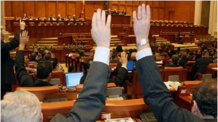 Conflictul de interese, cosmetizat de PSD, a ajuns pe masa CCR 
