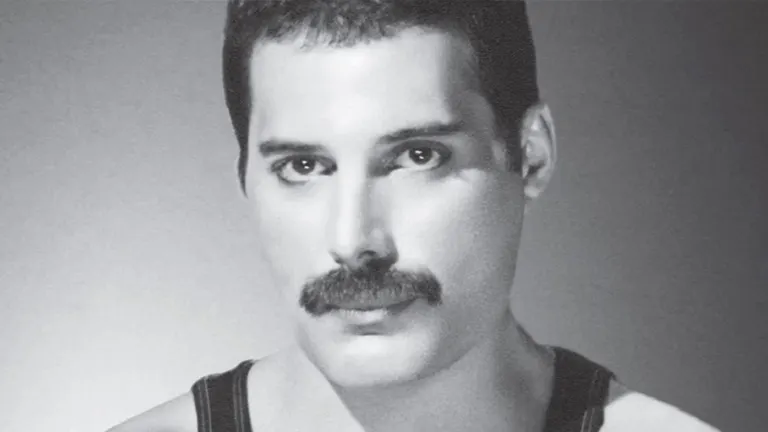 Freddie Mercury ar fi împlinit astăzi 72 de ani