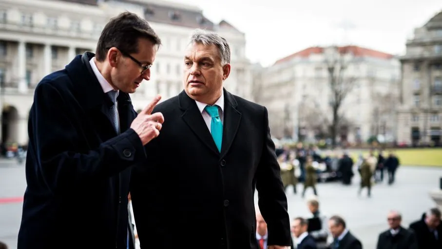 Frăția ”iliberală” în UE. Polonia anunță că va bloca sancționarea Ungariei