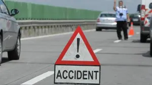 Femeie rănită grav, pe DN1,  după ce a fost lovită de două maşini, pe trecerea de pietoni