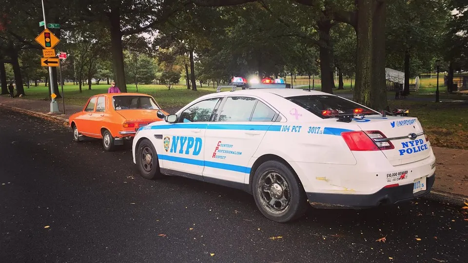 O Dacie 1300, oprită în trafic la New York. Surpriză: ce i-a cerut polițistul, proprietarului 