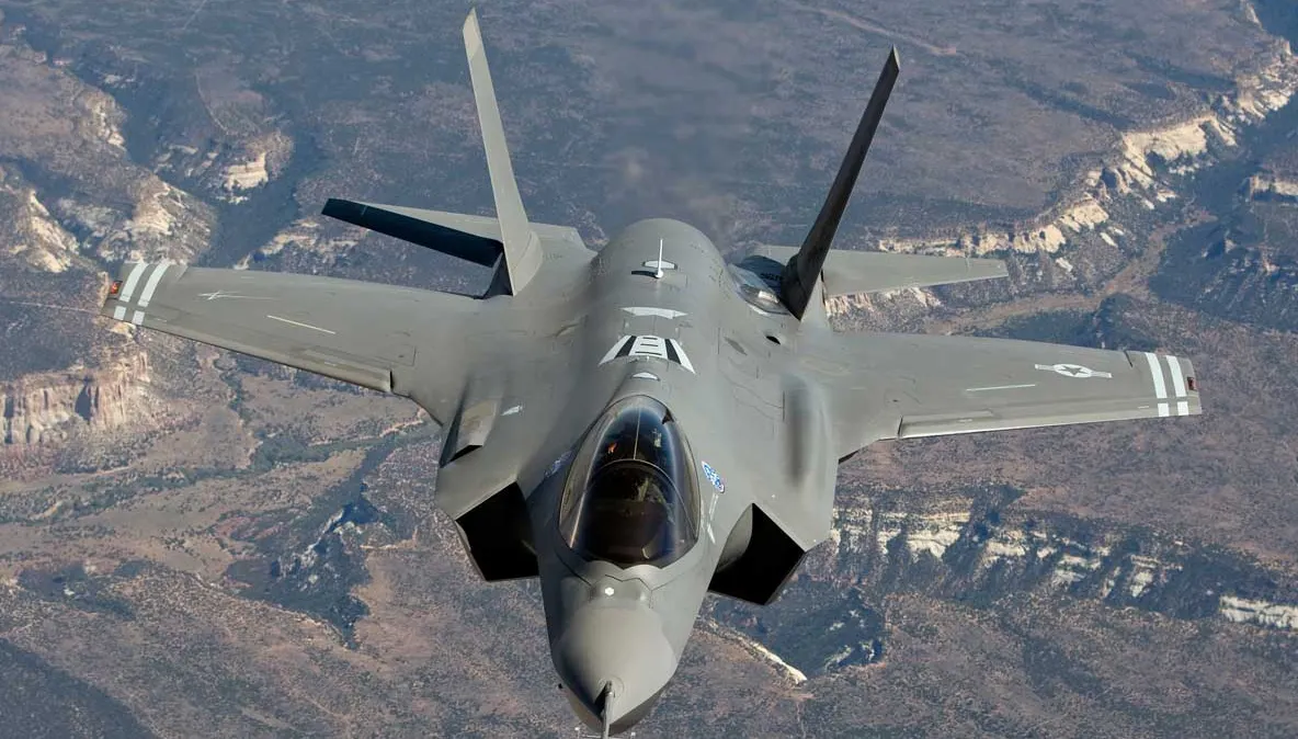 Cel mai scump avion de vânătoare din lume, consemnat la sol