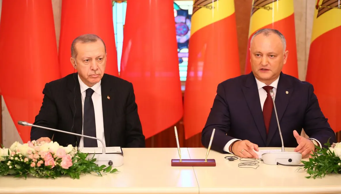 Erdogan la Chișinău. Igor Dodon a cerut sabia lui Ștefan cel Mare. Va primi o copie