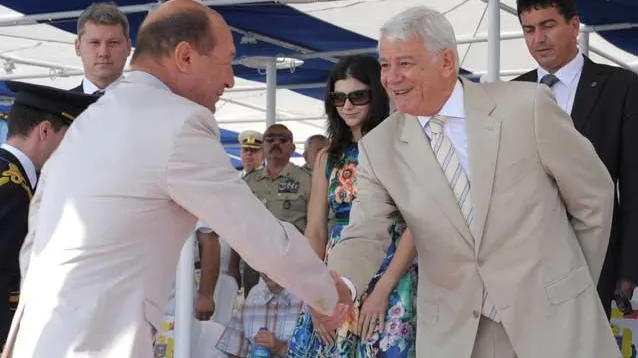 Traian Băsescu, dezlănțuit: ”Schimbaţi mumia de la MAE!”