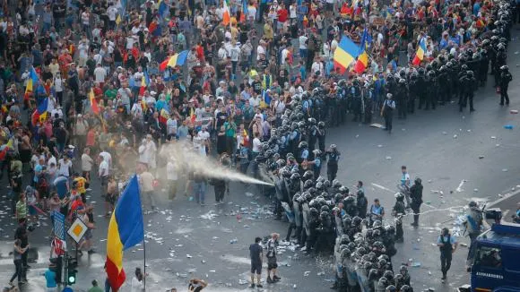 Fără dreptul de a protesta spontan. PNL, proiect care garantează dreptul de a manifesta oricând 