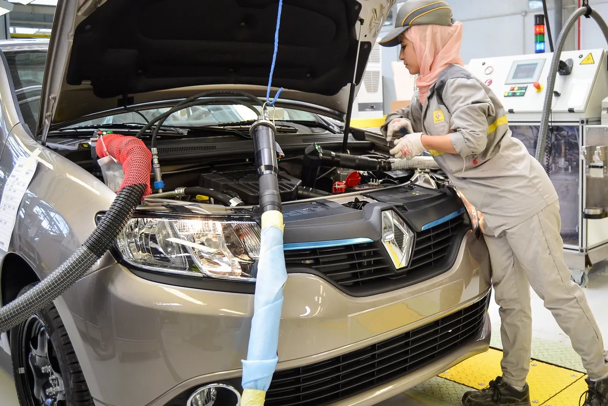 Renault dublează producţia de Dacia, dar nu în România, ci în Maroc