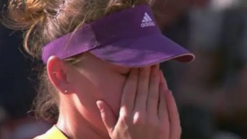Simona Halep, atacată după ce a anunţat că suferă de hernie de disc