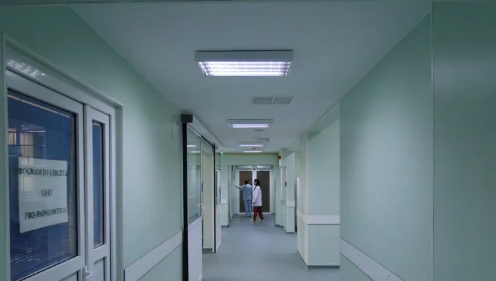 Decizie şocantă în cazul copilului mort la Sanador: Medicii vinovaţi, sancţiuni simbolice