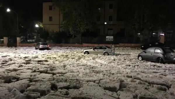 Imagini apocaliptice la Roma. Orașul, acoperit de apă și gheață, după o furtună monstru