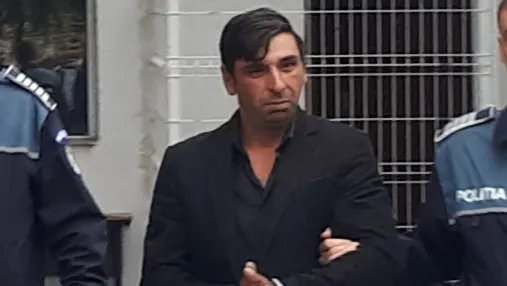 O femeie din Argeş s-a trezit cu acest bărbat dezbrăcat în pat, lângă ea. Ce a urmat e ireal