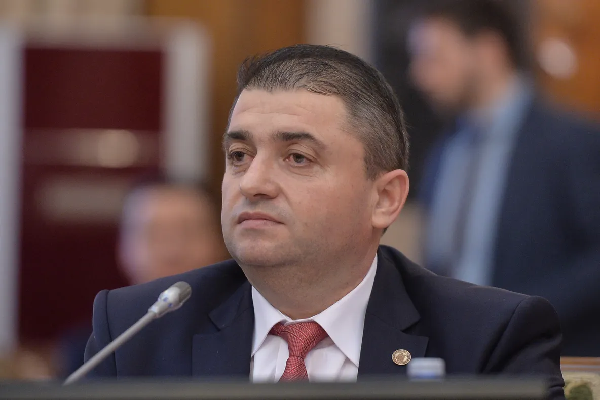 Cum ar putea să îl lase "statul paralel" fără minister pe Andrușcă