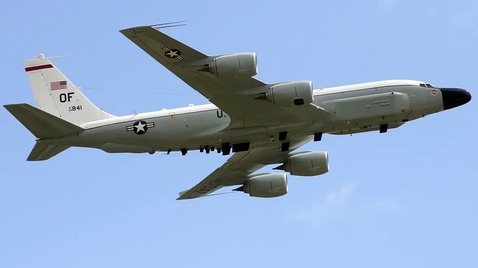 Moscova: Un avion militar SUA a intrat în zona Mării Negre în plin conflict Rusia-Ucraina