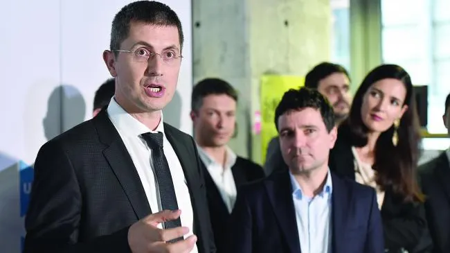Preşedintele USR, discurs de centenar:"Dragi români, cred că norocul ni s-a terminat"