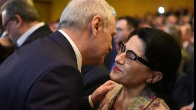 Ecaterina Andronescu, făcută praf de Băsescu. "A sfârşit prin a-i linge ghetele stăpânului"  