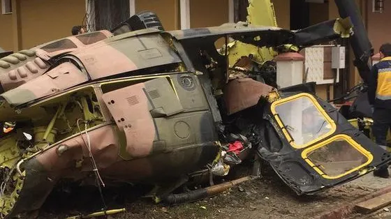 VIDEO Elicopter prăbuşit într-o zonă rezidenţială din Istanbul. 4 persoane decedate