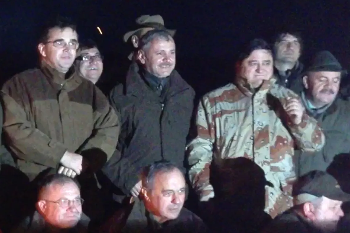 Noi dezvăluiri din #valiză. Dragnea și șeful Tel Drum, împreună la vânătoare de 31 de ori