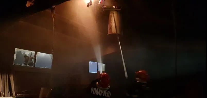 Incendiu la o fabrică de mobilă din Brașov(Video)