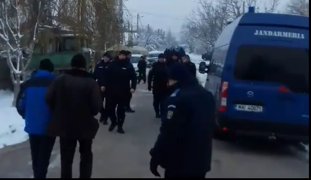 Jandarmii din Craiova şi judeţul Olt, chemaţi la Rusăneşti să asiste sacrificarea porcilor