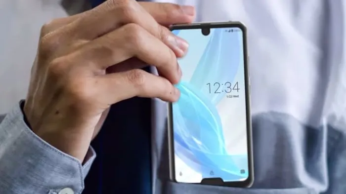VIDEO Primul smartphone din lume cu două "bretoane" 